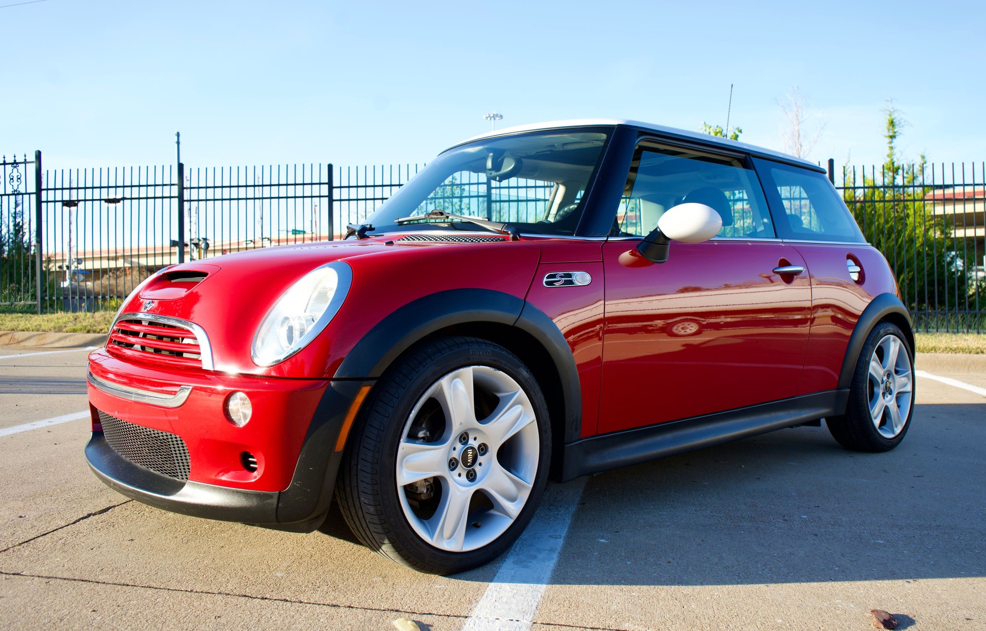 2005 Mini R53: "Mk I" Mini Cooper S - 2005 MINI Cooper S - Used - VIN WMWRE33535TL11619 - 84,800 Miles - 4 cyl - 2WD - Manual - Hatchback - Red - Richardson, TX 75080, United States