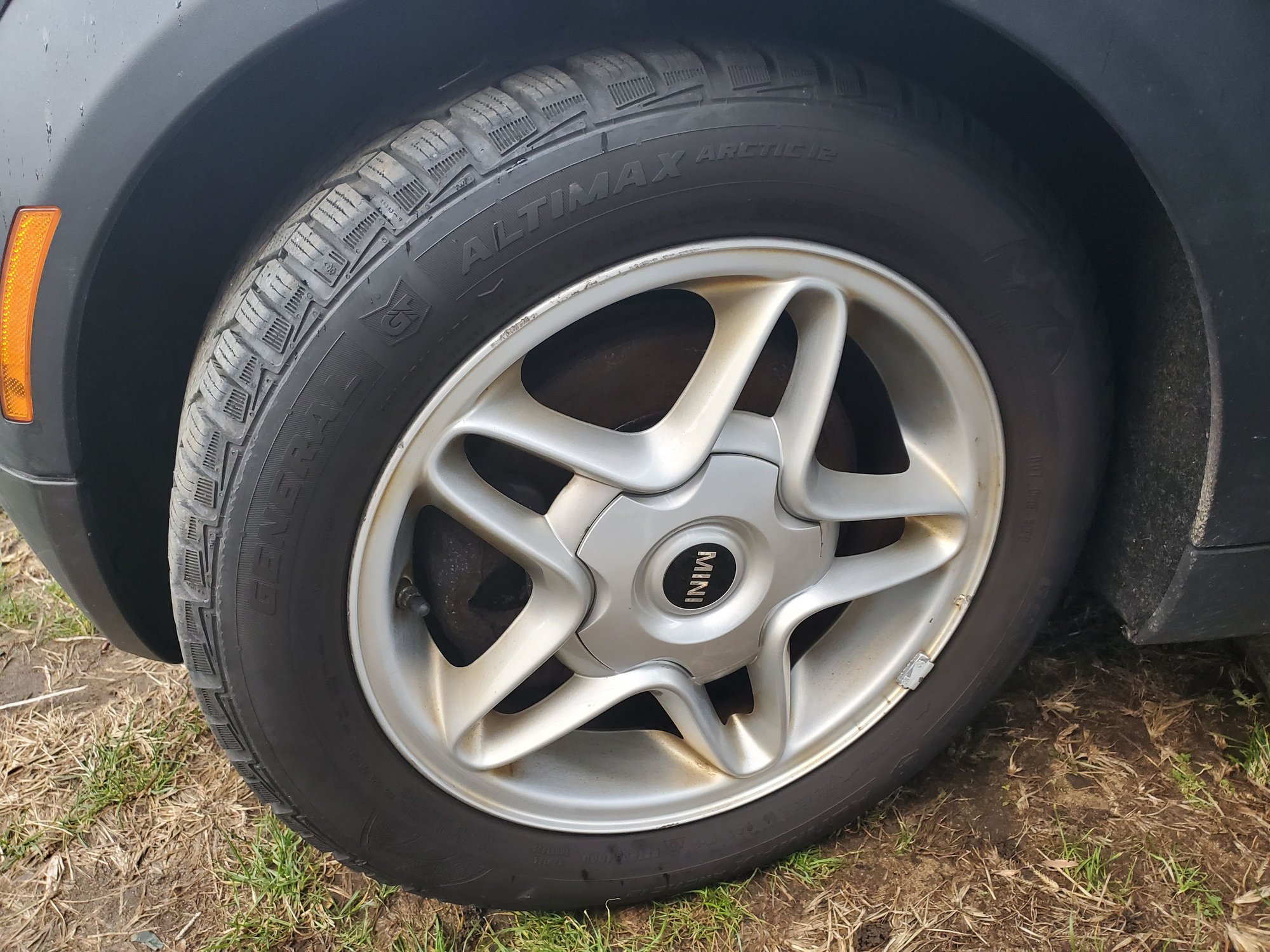 Wheels and Tires/Axles - Wheels and winter tires 16" 4 lug - Used - 2007 to 2012 Mini Cooper Clubman - 2007 to 2013 Mini Cooper Clubman - Springfield Gardens, NY 11413, United States