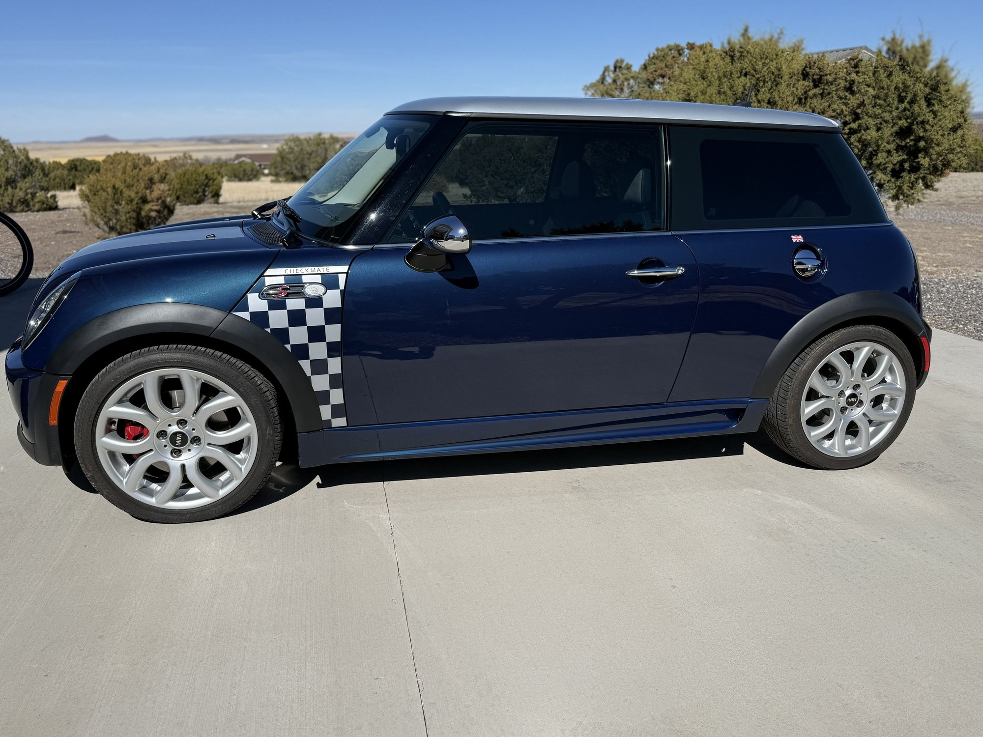 2006 Mini R53: "Mk I" Mini Cooper S - 2006 Factory-Built JCW Checkmate Edition (less than 11k total miles) - Used - VIN WMWRE33596TL23811 - 10,956 Miles - 4 cyl - 2WD - Manual - Hatchback - Blue - Eagar, AZ 85925, United States