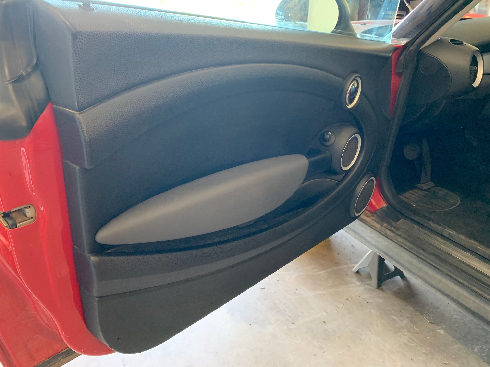 2007 Mini R56: "Mk II" Mini Hatch/Hardtop range - 2007 Mini Cooper base R56 HT Chili Red- 88K miles- selling as is or parting out - Abilene, TX 79601, United States