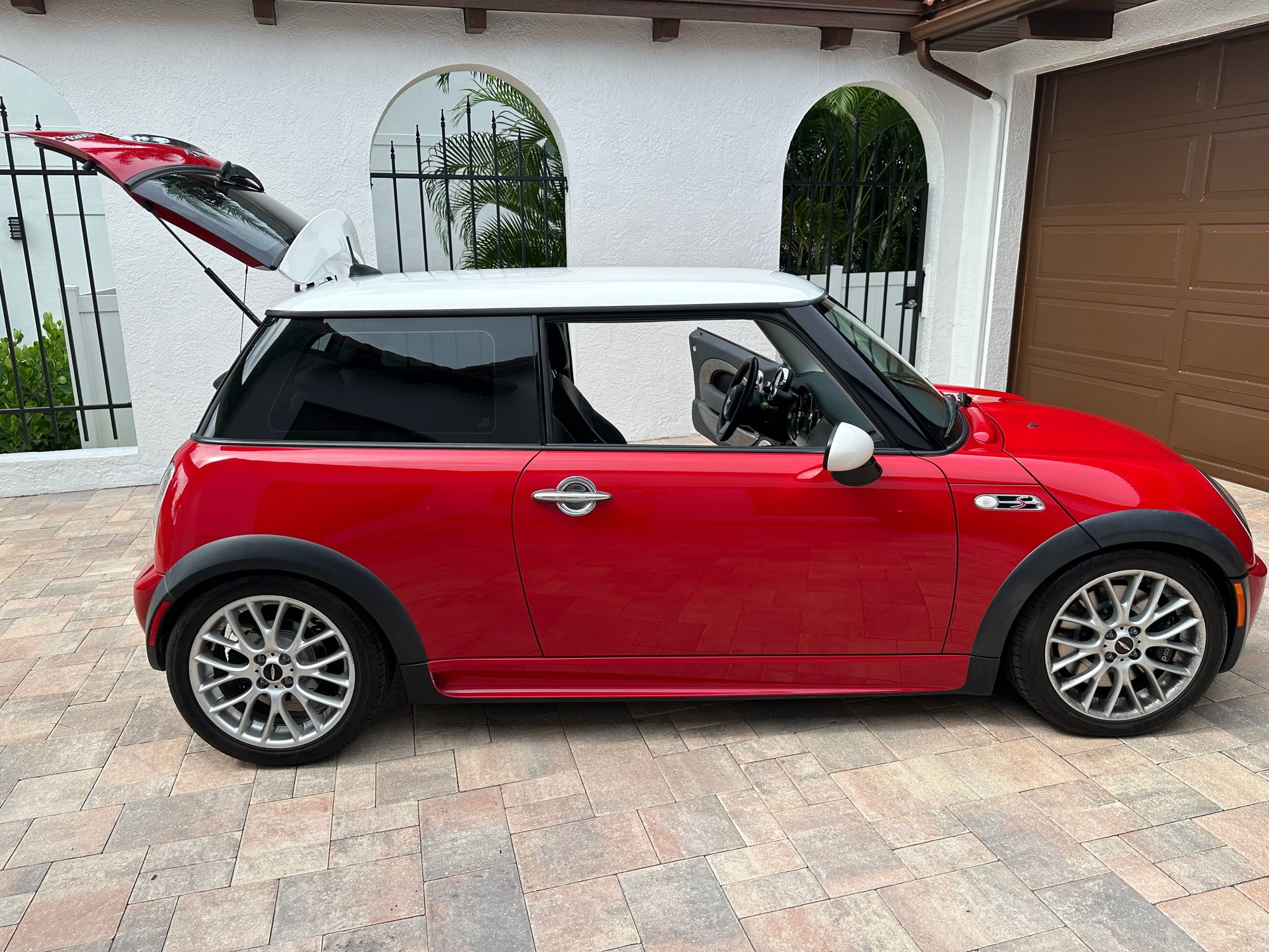 2006 Mini R53: "Mk I" Mini Cooper S - Mini Cooper S 2006 - Used - VIN WMWRE335X6TL15913 - 59,200 Miles - 4 cyl - 2WD - Manual - Coupe - Red - St. Petersburg, FL 33715, United States