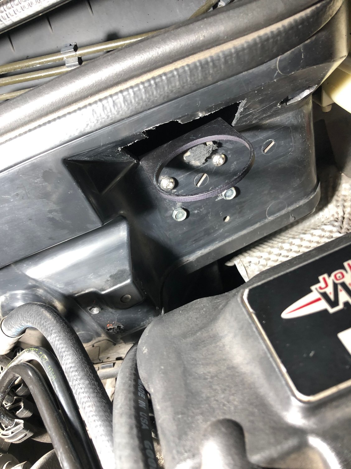 Only came with 2 hardware bolts though