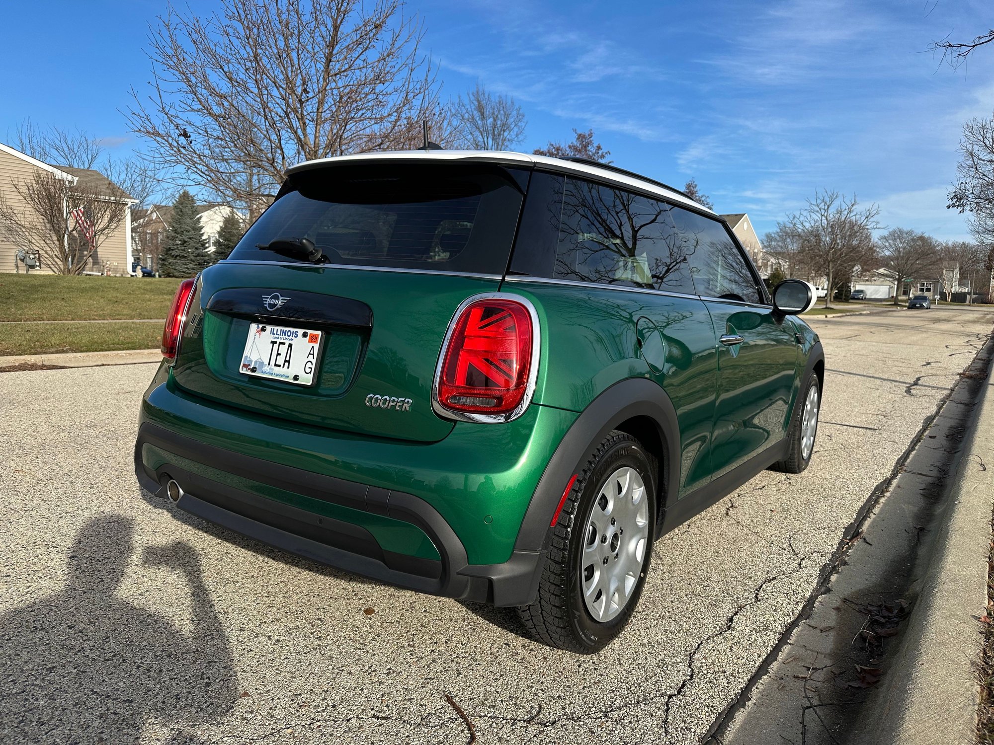 2024 Mini F56: Mini Hatch/Hardtop - 2024 Mini Cooper Hardtop 3-door 6spd - Green on Tan with Low Miles! - Used - VIN WMW33DH08R2U53099 - 12,900 Miles - 3 cyl - 2WD - Manual - Hatchback - Other - Madison, WI 53705, United States