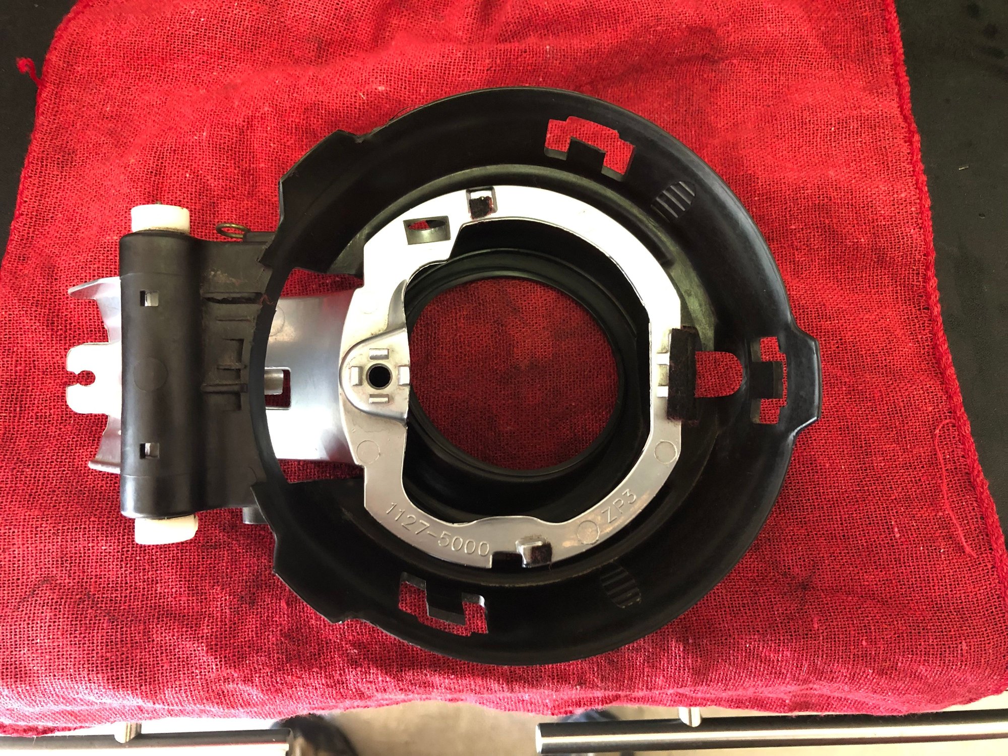 Exterior Body Parts - Gas cap hinge - Used - 2002 to 2006 Mini Cooper - Austin, TX 78738, United States