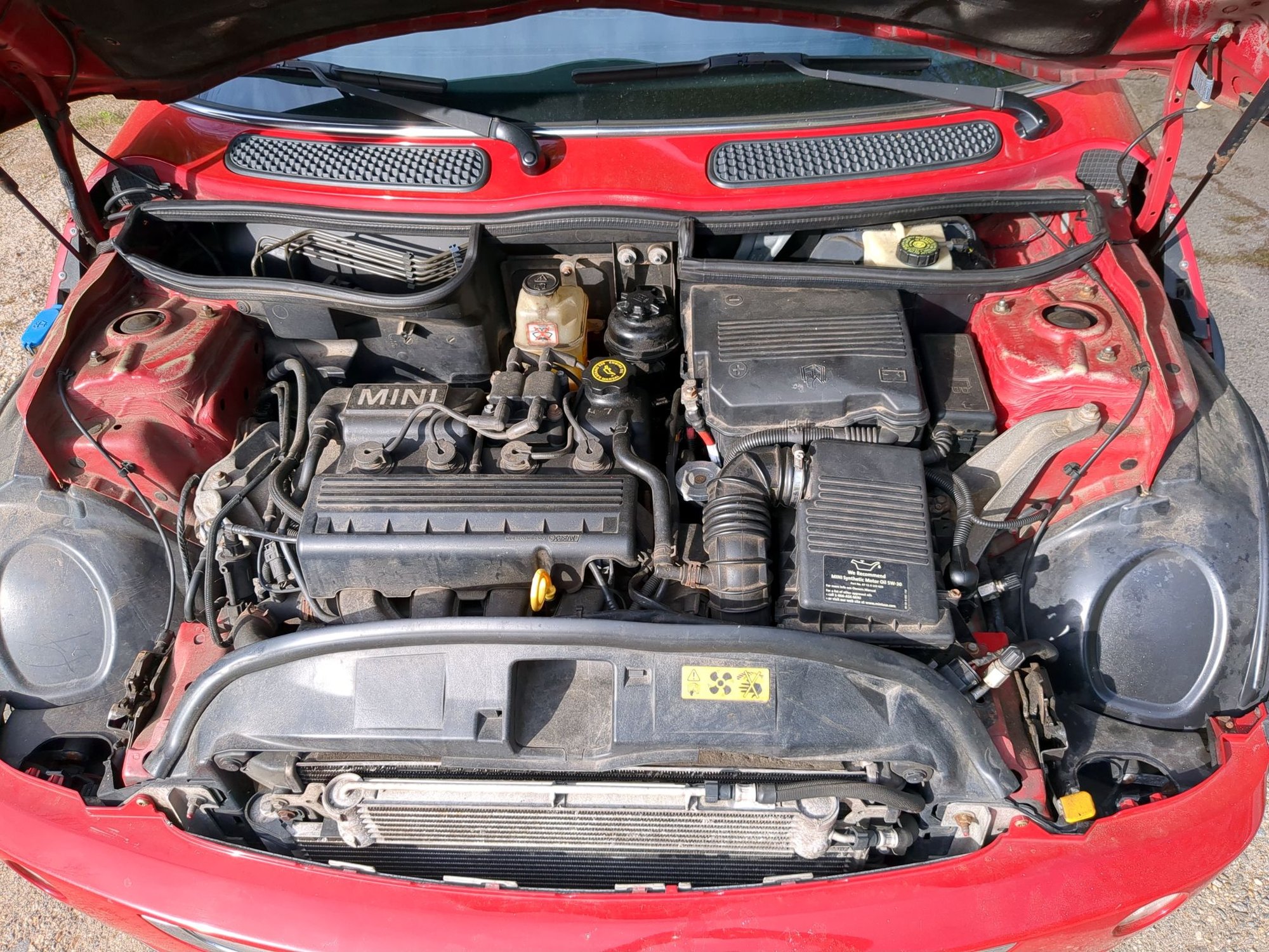 2005 Mini R50: "Mk I" Mini One & Cooper - 05 MINI for repair or parts - Used - VIN WMWRC33565TJ72026 - 197,650 Miles - 4 cyl - 2WD - Automatic - Hatchback - Red - Willimantic, CT 06226, United States