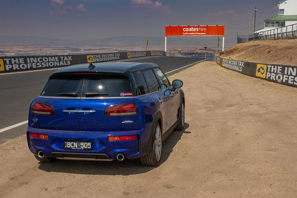 Skyline, Mt Panorama, Bathurst, Australia