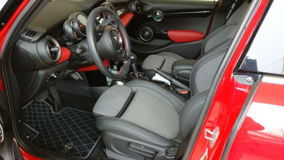 2015 Chili Red Interior