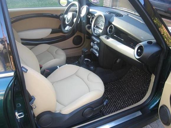 09BRG Interior