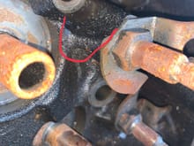 Marked in red is the difference between the two heads on the end 2 bolts that would normally be the middle length head bolt. It’s recessed on my old 496 heads but level with the rest on the new head. 