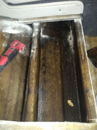 Here's what the whole port side was like to begin with. I thought my mess ended at the bulkhead before the cabin,but this is under the bench in cabin. Oil goes all the way up 🤪