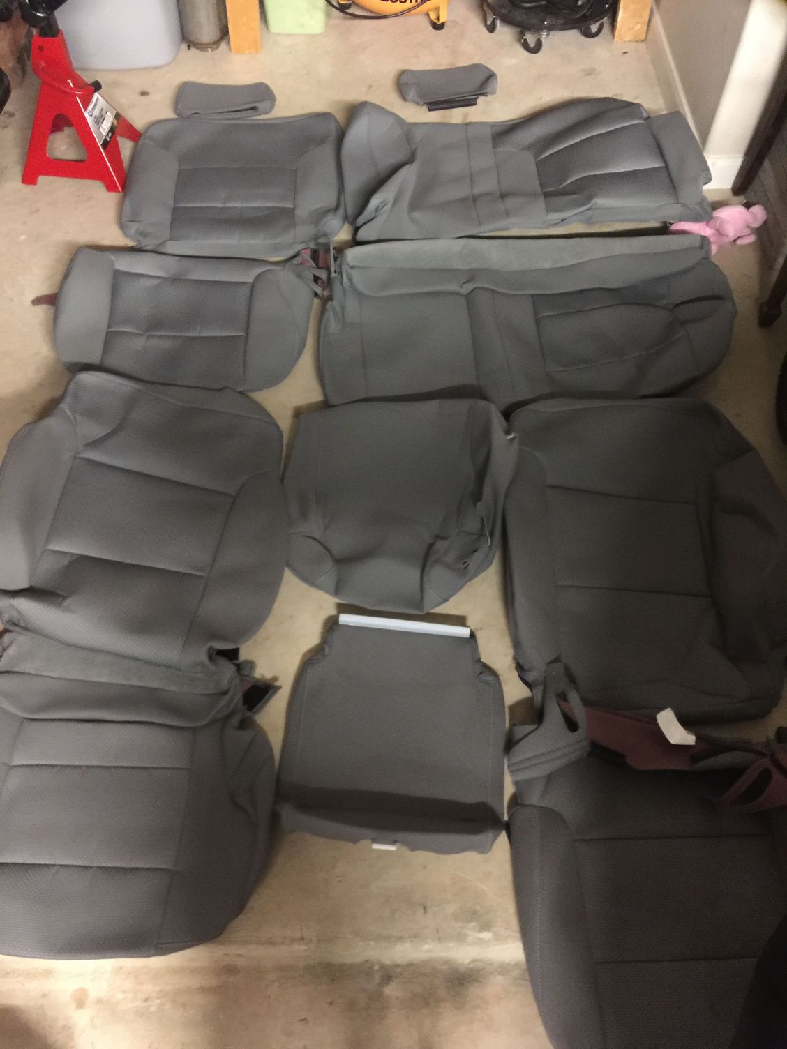 parts engine of 4k cloth  Gray 2014 OEM seat Sierra/ Silverado covers.