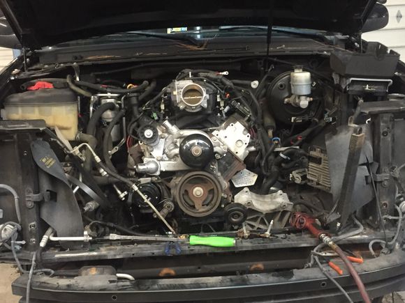 This is howni left it thsi evening, another 45 minutes to an hour and the 5.3/4l60 wouldve been on the ground... Had a few snags along the way.....