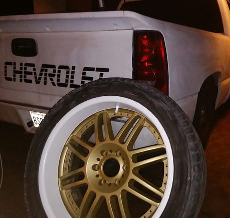 Painted my wheels white/gold came out good for being my 1st time