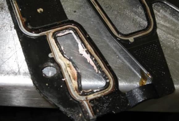 GM Intake Maniforld Gasket leak example, closeup of where it leaks!