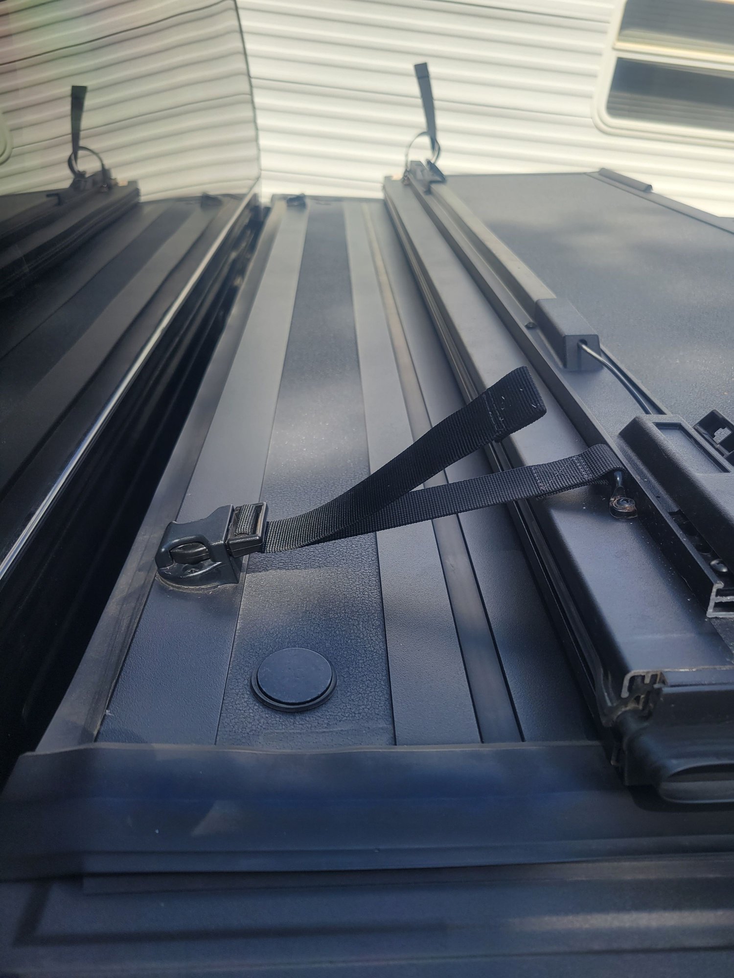 Miscellaneous - 2019-2023 Ford Ranger 5ft truck bed Trifold Tonneau Hard Cover - Used - 2019 to 2022 Ford Ranger - Ft Collins, CO 80525, United States
