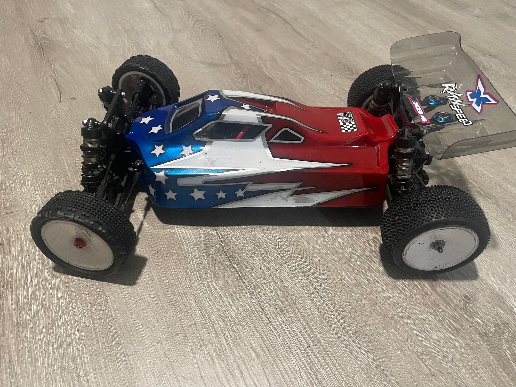 2020 Xray Xb2 roller with upgrades and spare parts gear and slipper