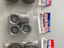 Williams BMW FW24 wheels and hop-up reinforced tires B front and rear. 