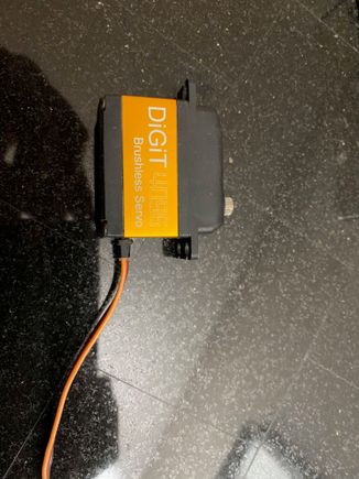 Servo 1