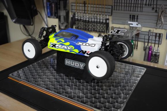 XRAY XB4