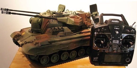 Dan’s complete system in the Tamiya Gepard.