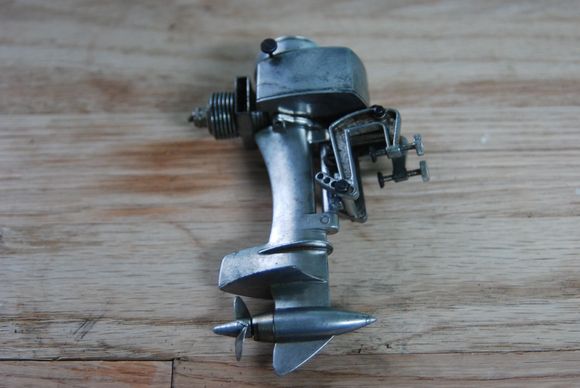 Needle valve spins