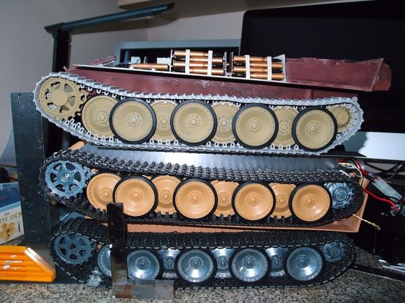 This is annoying large gap between sprocket and 1st road wheel on the Taigen. We all know the HL/Taigens are toys but we all want the toy to look correct and run with no problems.