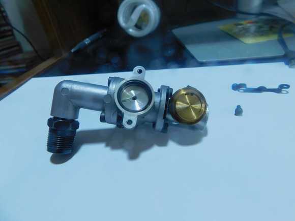 These metering slots are very accurate and provide a clean linear midrange, the air bleed has little authority and only serves as a a trim.