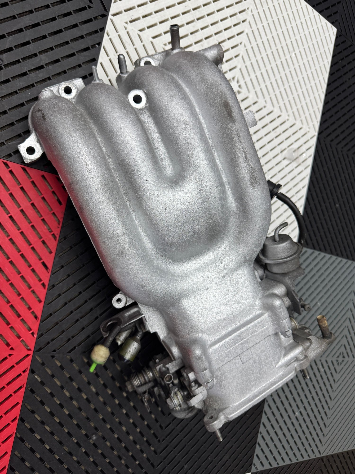Engine - Intake/Fuel - JDM UIM / Throttle Body - COMPLETE - Used - 1992 to 2002 Mazda RX-7 - Birmingham, MI 48323, United States