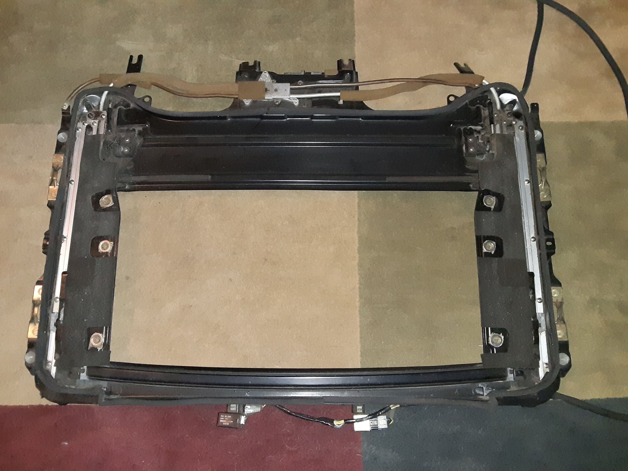 Exterior Body Parts - Complete S5 Sunroof For Sale! - Used - 0  All Models - Spotswood, NJ 08884, United States