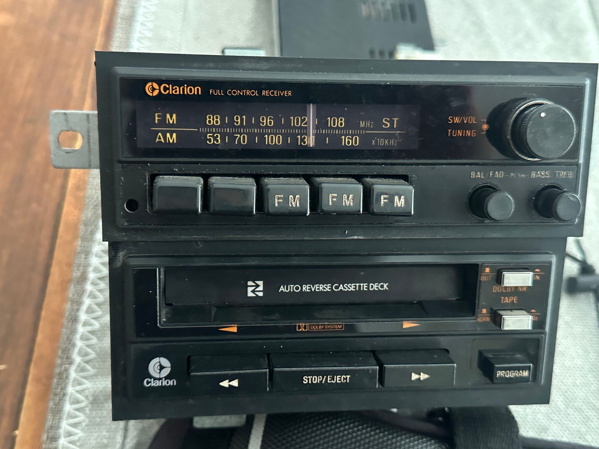 Audio Video/Electronics - 1981-1983 oem complete car stereo head unit - Used - 1981 to 1983 Mazda RX-7 - Richardson, TX 75081, United States