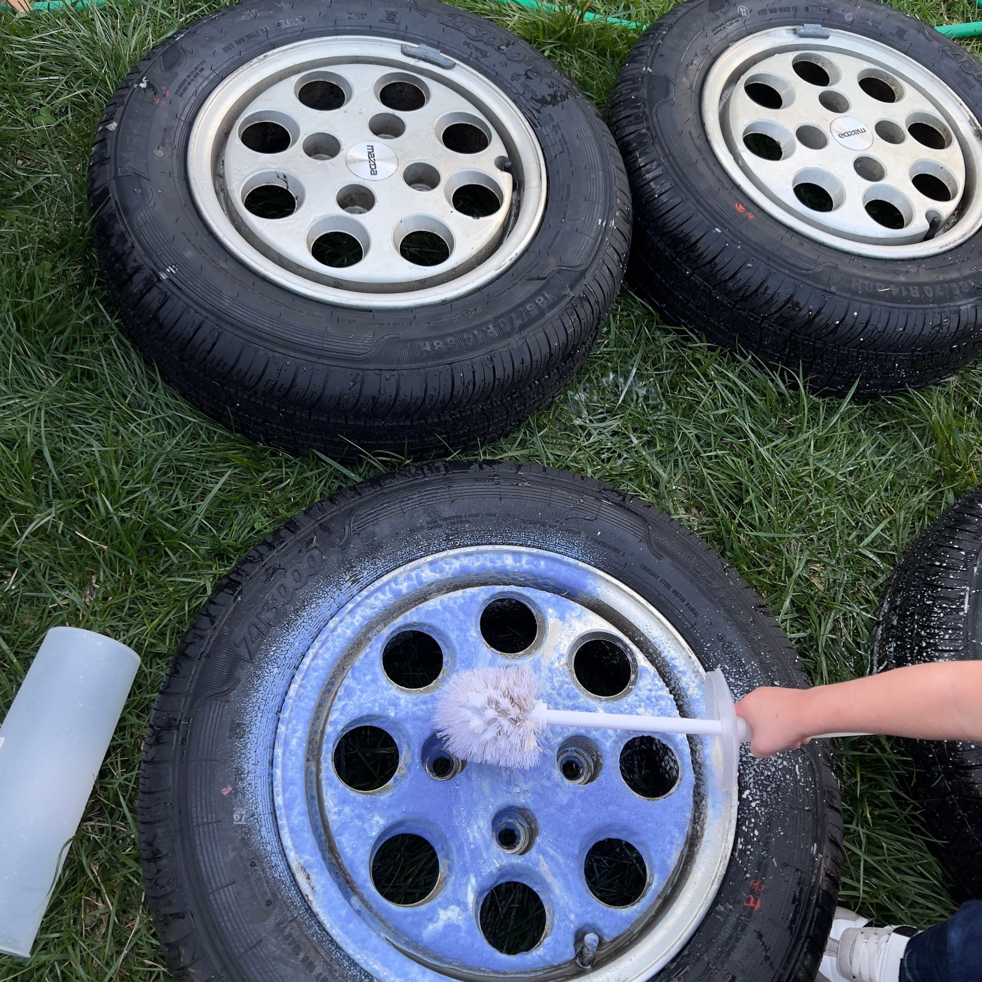 Little elves magically cleaning them thangs.