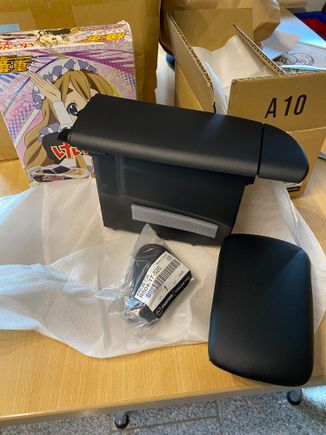 All Brand new OEM Parts arrived from Japan . Center arm rest , spirit a shift know and brand new map pocket 🤩