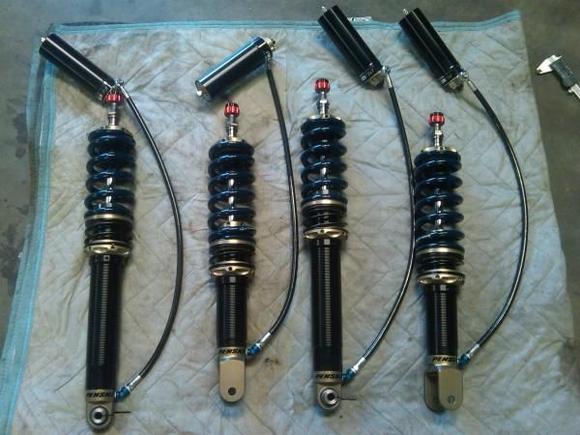 Penske 8665 triple adjustable Racing Shocks... built by Matt at Penske Racing Shocks