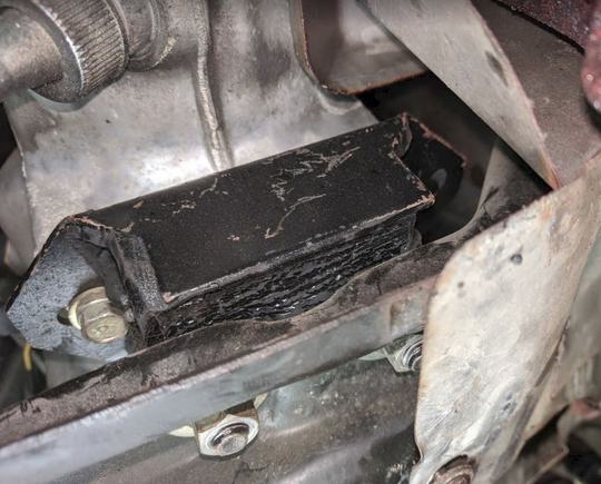 Aftermarket transmission mount - a warning ;)