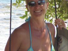suziinseaswingcloseup.jpg