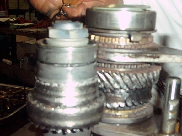 stripped gears cloe up.JPG
