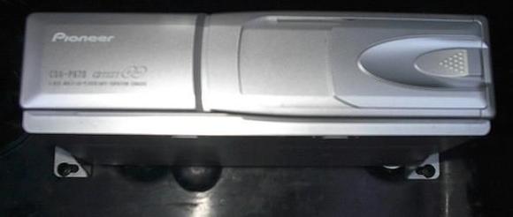 Pioneer 6-disk CD changer.jpg