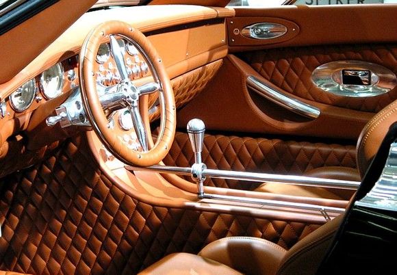 Spyker C8 Interior.jpg