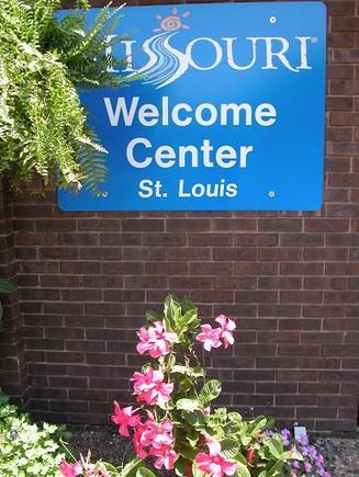 050718 MO, St Louis Welcome 1142 AM.JPG