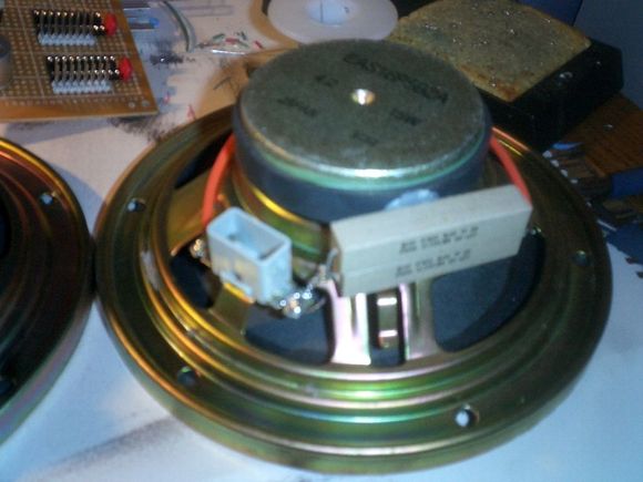 Stock speaker with Resister Mod