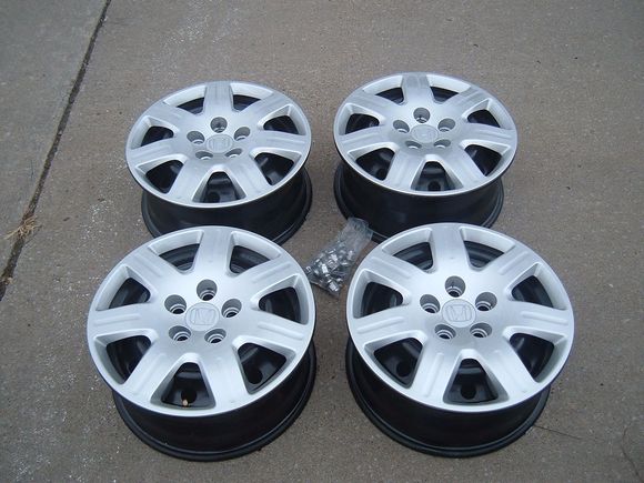 06 Civic - wheels 4 sale 005.jpg