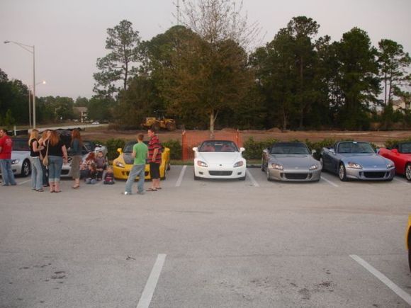 Ker's parking lot and Dick's wings 006.jpg