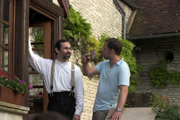 Lee-with-Hotel-bloke.jpg
