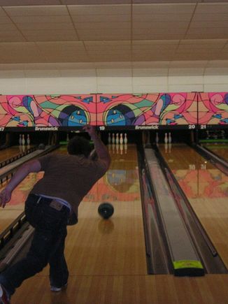 SHSM Bowling Night Oct06 02.JPG
