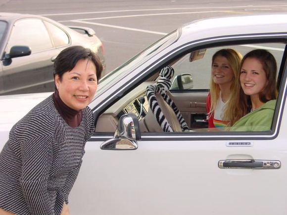 mom and lovely ladies.JPG