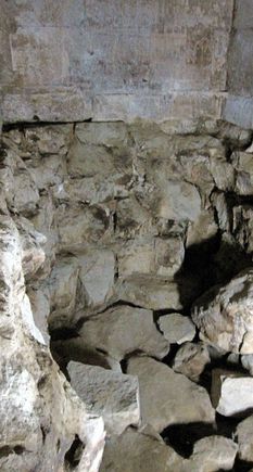 642 Whats left of the burial chamber.JPG