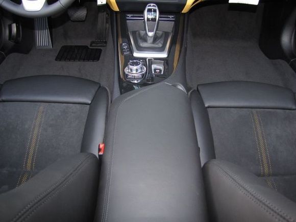 z4 alcantara seat.jpg