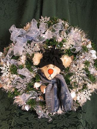 snobearwreath.jpg