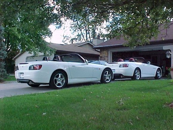 '01 S2000 and '02 S2000.jpg