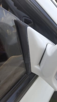 Rubber seal around the wing mirror not sure if this comes with a mirror or can buy alone